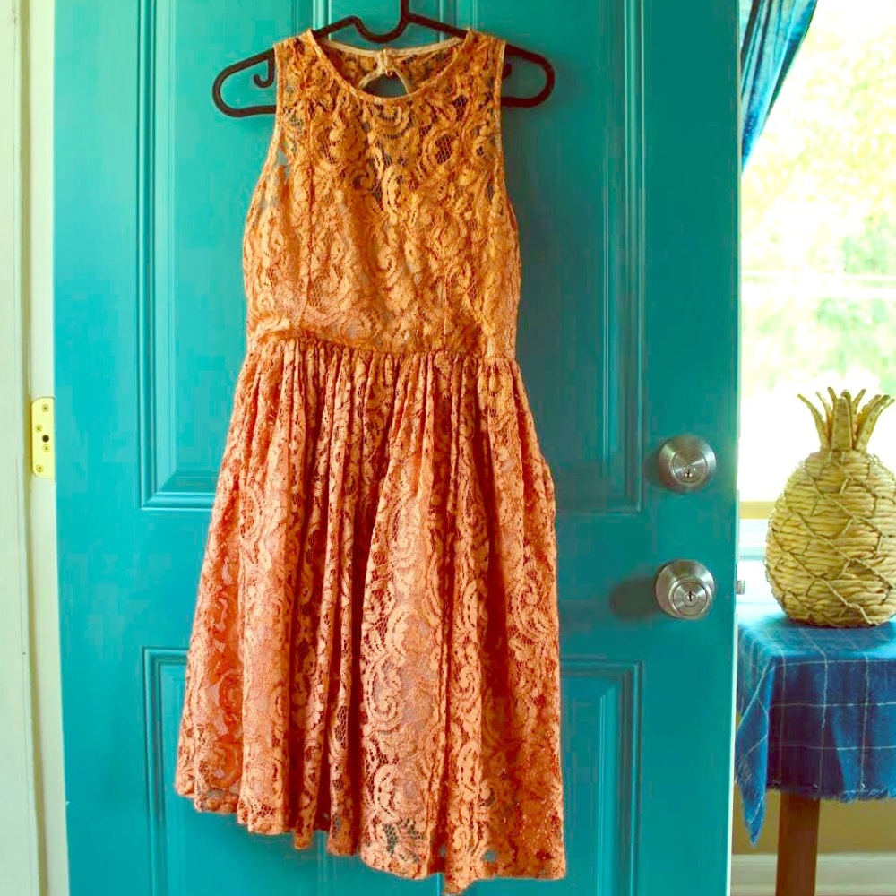 EUC VTG Peach Pink Lace Halter Freeway Dress with Crinoline Lining